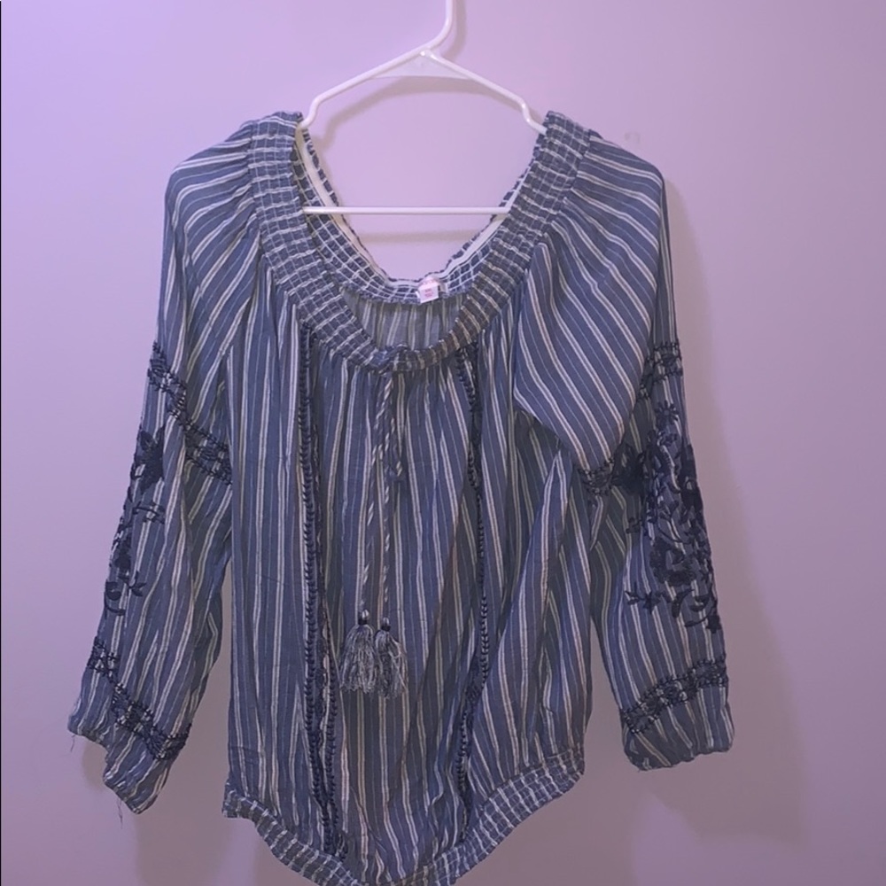Off the shoulder long sleeve shirt